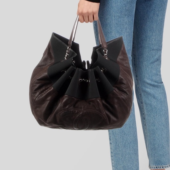 LAMBSKIN LEATHER DRAWSTRING CHANEL BAG - Picture 3 of 14